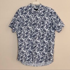 Hurley button down short sleeve shirt - men’s L